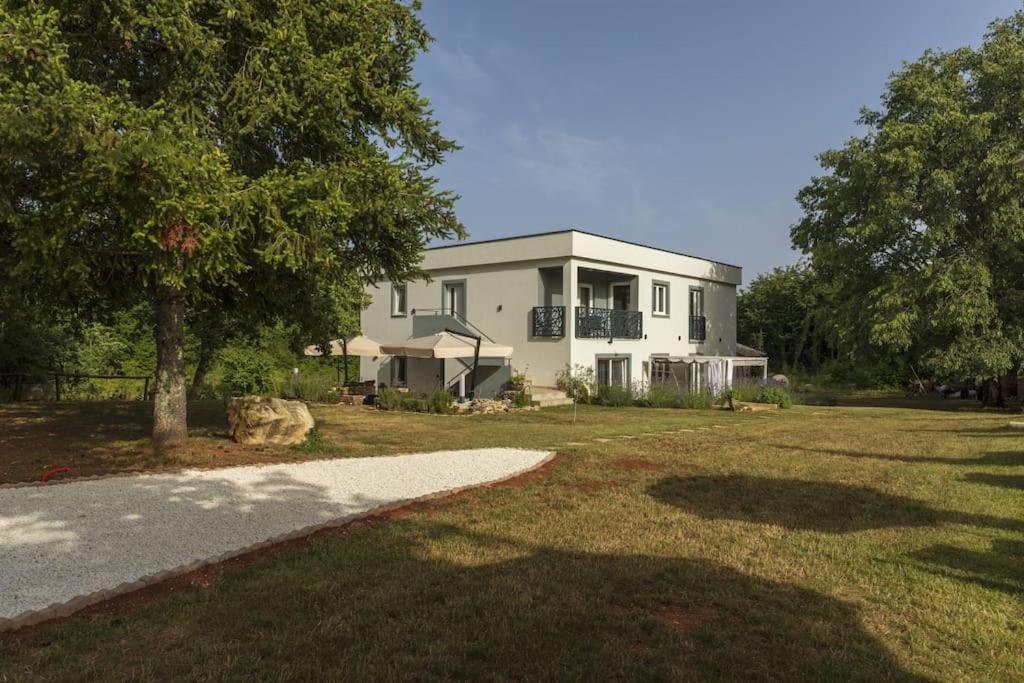 Luxury Villa Cetiri Hrasta Pićan Eksteriør bilde